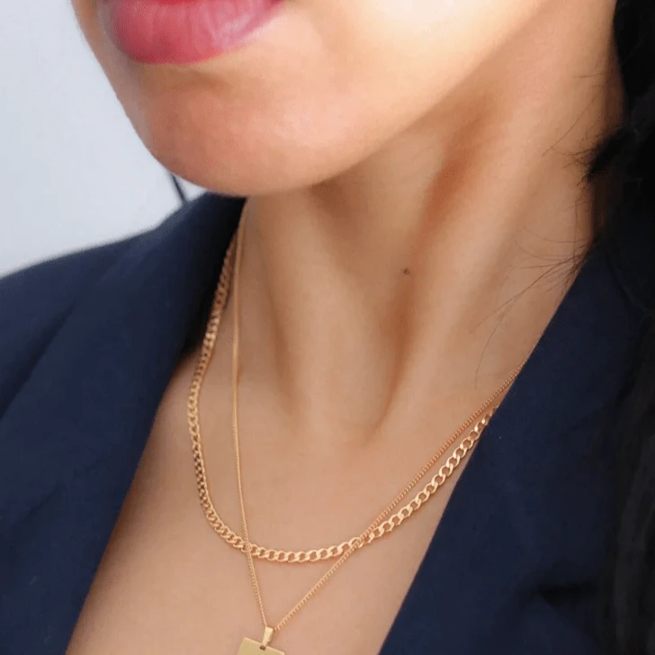 Accessoire féminin en or