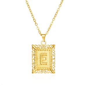 Pendentif en or lettre "E"