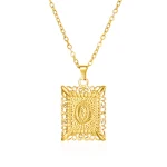 Pendentif dorée lettre "O"