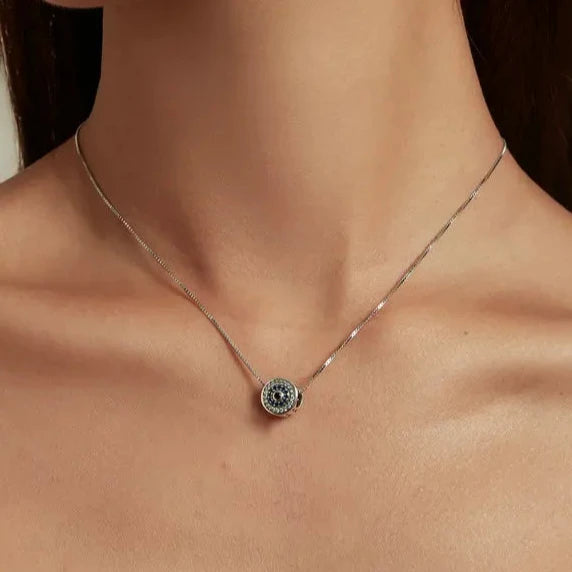 élégant collier mauvais oeil