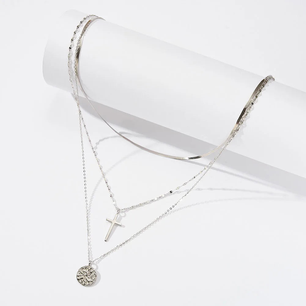 collier symbolique croix
