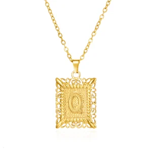 Pendentif dorée lettre "Q"
