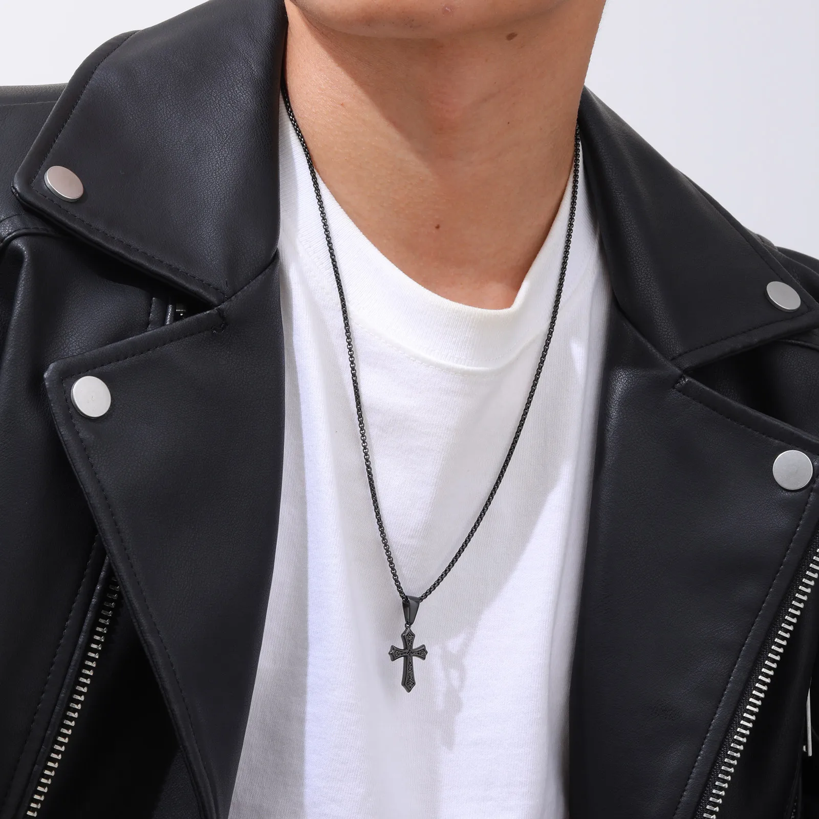 Pendentif croix pour homme brillant