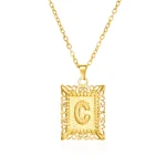 Pendentif dorée lettre "C"