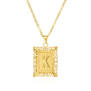 Pendentif dorée lettre "K"