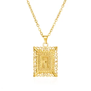 Pendentif dorée lettre "R"