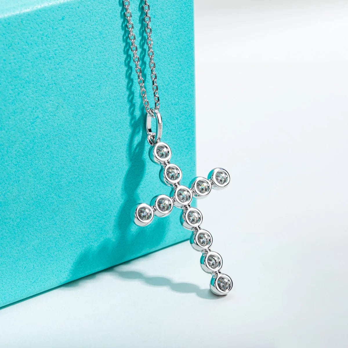 bijou croix diamant